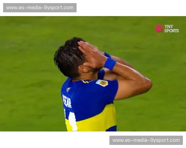 风暴之眼：飓风对决博卡青年——一场南美足球史诗的激情碰撞